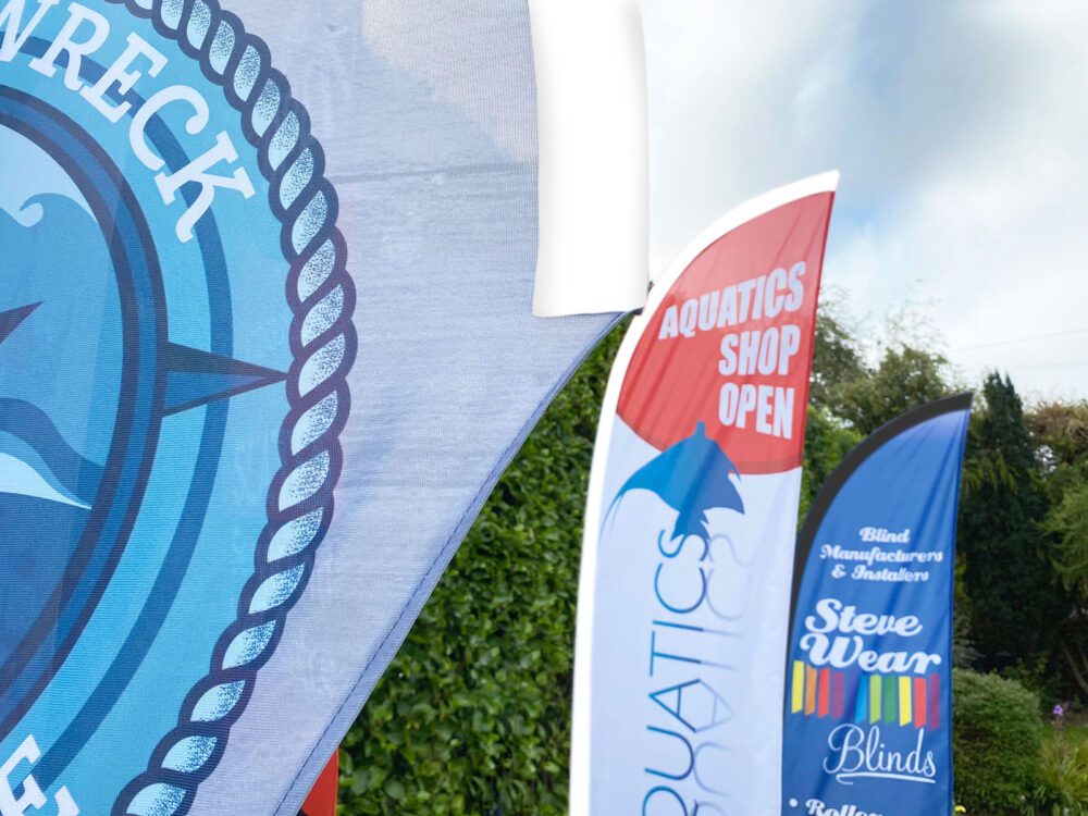 custom teardrop flag